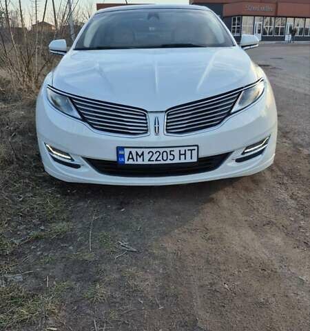 Белый Линкольн МКЗ, объемом двигателя 2 л и пробегом 190 тыс. км за 10900 $, фото 1 на Automoto.ua