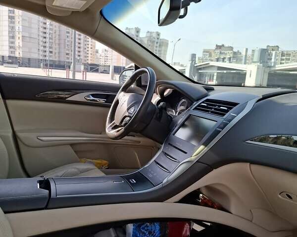 Белый Линкольн МКЗ, объемом двигателя 2 л и пробегом 161 тыс. км за 11800 $, фото 16 на Automoto.ua