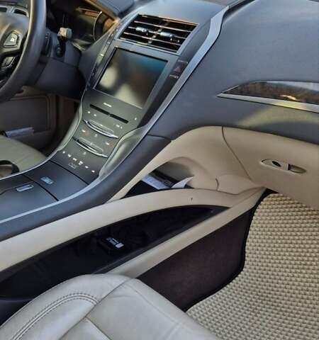 Белый Линкольн МКЗ, объемом двигателя 2 л и пробегом 190 тыс. км за 10900 $, фото 15 на Automoto.ua