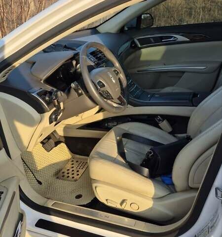 Белый Линкольн МКЗ, объемом двигателя 2 л и пробегом 190 тыс. км за 10900 $, фото 11 на Automoto.ua