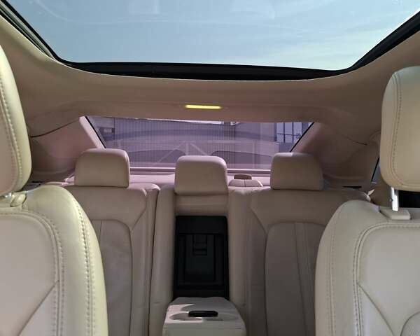 Белый Линкольн МКЗ, объемом двигателя 2 л и пробегом 161 тыс. км за 11800 $, фото 17 на Automoto.ua