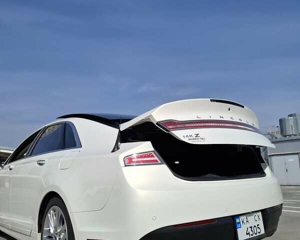 Белый Линкольн МКЗ, объемом двигателя 2 л и пробегом 161 тыс. км за 11800 $, фото 7 на Automoto.ua