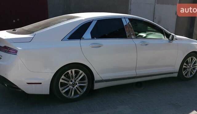 Белый Линкольн МКЗ, объемом двигателя 2 л и пробегом 191 тыс. км за 9500 $, фото 9 на Automoto.ua