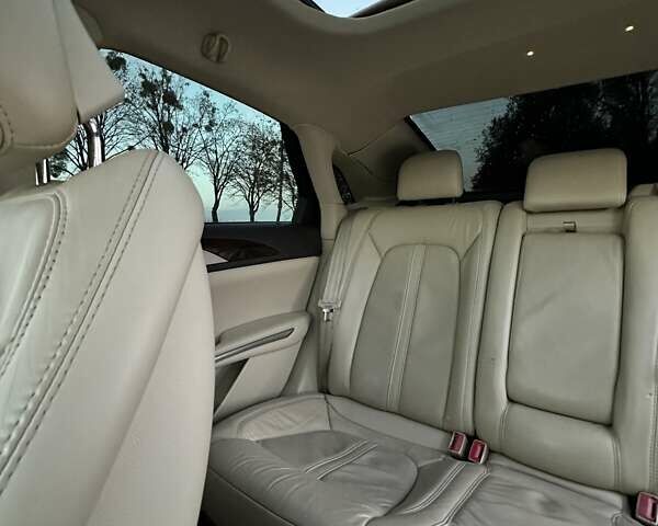 Белый Линкольн МКЗ, объемом двигателя 2 л и пробегом 160 тыс. км за 12999 $, фото 13 на Automoto.ua