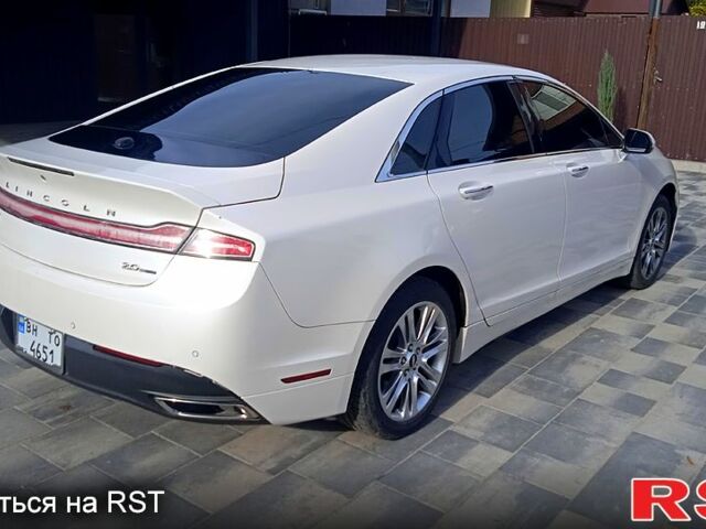 Білий Лінкольн MKZ, об'ємом двигуна 2 л та пробігом 201 тис. км за 13000 $, фото 3 на Automoto.ua