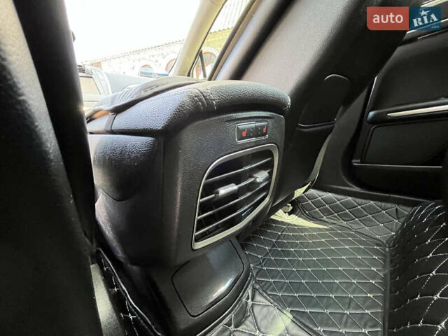 Белый Линкольн МКЗ, объемом двигателя 2 л и пробегом 181 тыс. км за 15500 $, фото 23 на Automoto.ua