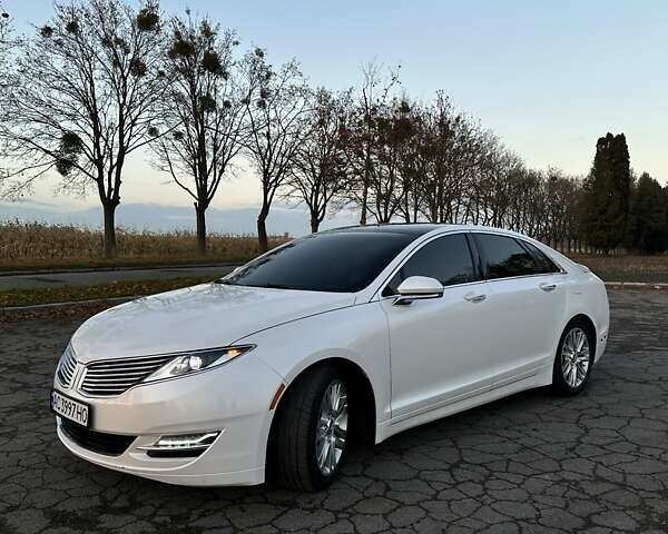Белый Линкольн МКЗ, объемом двигателя 2 л и пробегом 160 тыс. км за 12999 $, фото 1 на Automoto.ua