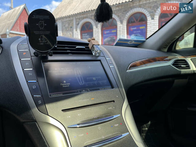 Белый Линкольн МКЗ, объемом двигателя 2 л и пробегом 181 тыс. км за 15500 $, фото 16 на Automoto.ua