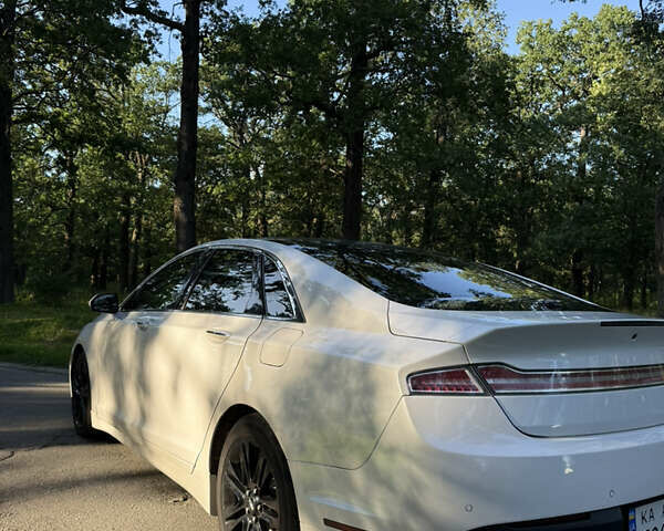 Белый Линкольн МКЗ, объемом двигателя 2 л и пробегом 208 тыс. км за 12800 $, фото 5 на Automoto.ua