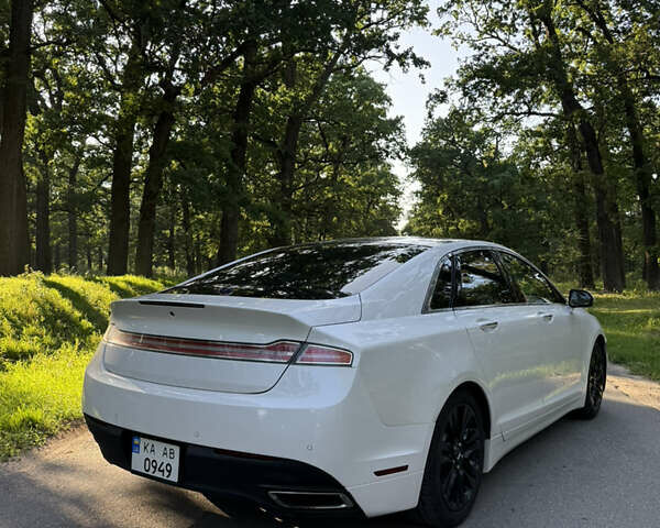 Белый Линкольн МКЗ, объемом двигателя 2 л и пробегом 208 тыс. км за 12800 $, фото 4 на Automoto.ua