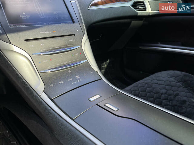 Белый Линкольн МКЗ, объемом двигателя 2 л и пробегом 181 тыс. км за 15500 $, фото 17 на Automoto.ua