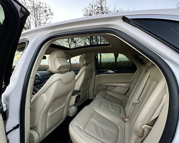 Белый Линкольн МКЗ, объемом двигателя 2 л и пробегом 160 тыс. км за 12999 $, фото 14 на Automoto.ua