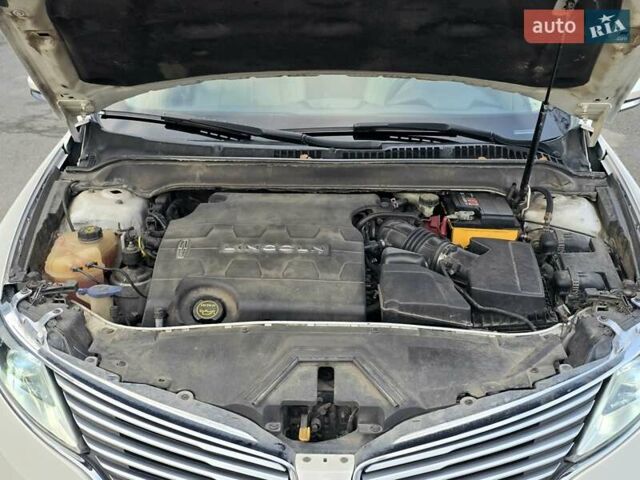 Білий Лінкольн MKZ, об'ємом двигуна 3.7 л та пробігом 164 тис. км за 13300 $, фото 73 на Automoto.ua