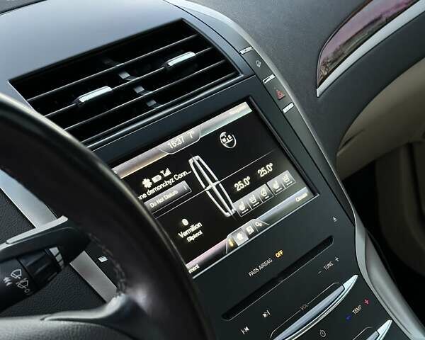 Белый Линкольн МКЗ, объемом двигателя 2 л и пробегом 160 тыс. км за 12999 $, фото 11 на Automoto.ua