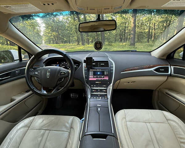Белый Линкольн МКЗ, объемом двигателя 2 л и пробегом 208 тыс. км за 12800 $, фото 9 на Automoto.ua
