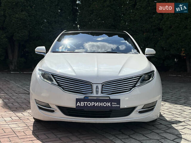 Белый Линкольн МКЗ, объемом двигателя 2 л и пробегом 181 тыс. км за 15500 $, фото 9 на Automoto.ua