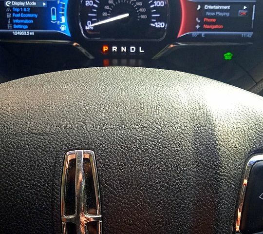 Білий Лінкольн MKZ, об'ємом двигуна 2 л та пробігом 201 тис. км за 13000 $, фото 9 на Automoto.ua