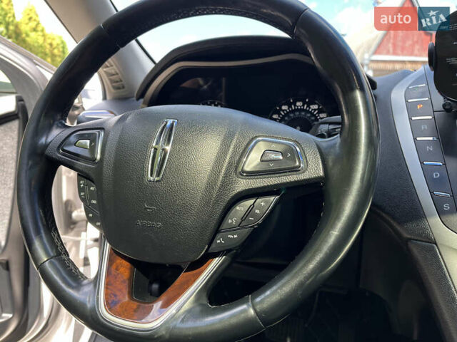 Белый Линкольн МКЗ, объемом двигателя 2 л и пробегом 181 тыс. км за 15500 $, фото 15 на Automoto.ua