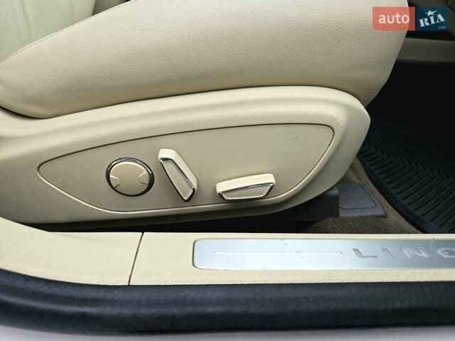 Білий Лінкольн MKZ, об'ємом двигуна 3.7 л та пробігом 164 тис. км за 13300 $, фото 49 на Automoto.ua