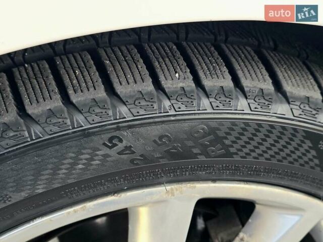 Белый Линкольн МКЗ, объемом двигателя 3.73 л и пробегом 164 тыс. км за 13300 $, фото 52 на Automoto.ua