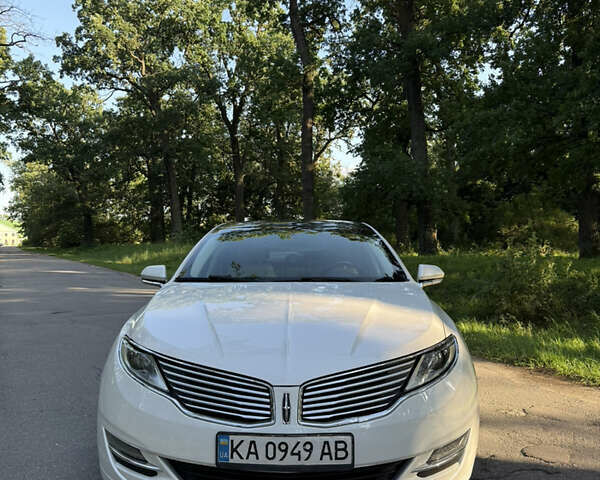 Белый Линкольн МКЗ, объемом двигателя 2 л и пробегом 208 тыс. км за 12800 $, фото 2 на Automoto.ua