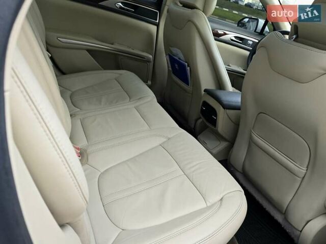 Белый Линкольн МКЗ, объемом двигателя 3.7 л и пробегом 164 тыс. км за 13300 $, фото 35 на Automoto.ua