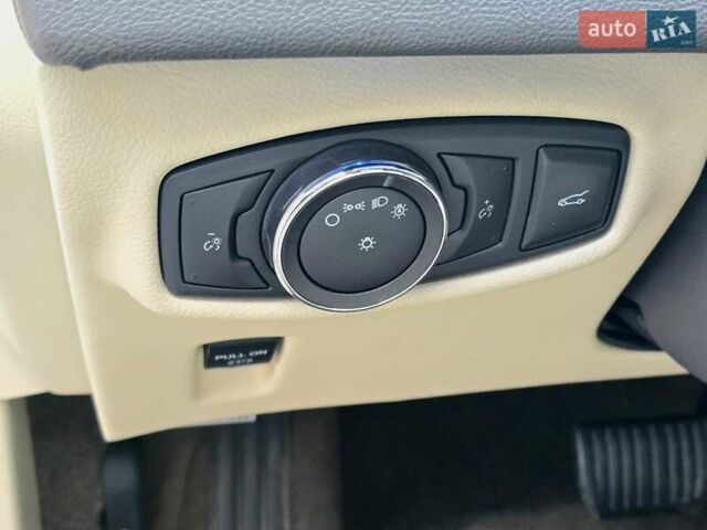 Белый Линкольн МКЗ, объемом двигателя 3.73 л и пробегом 164 тыс. км за 13300 $, фото 27 на Automoto.ua