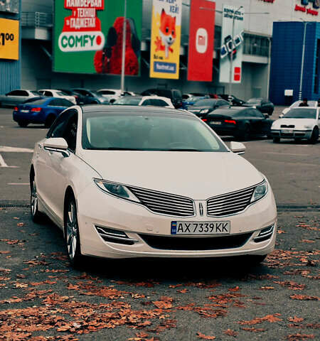 Білий Лінкольн MKZ, об'ємом двигуна 3.7 л та пробігом 164 тис. км за 13999 $, фото 1 на Automoto.ua