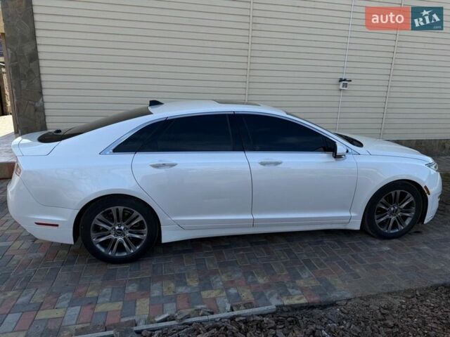 Белый Линкольн МКЗ, объемом двигателя 3.73 л и пробегом 179 тыс. км за 11500 $, фото 1 на Automoto.ua