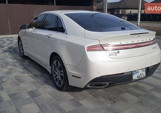 Белый Линкольн МКЗ, объемом двигателя 2 л и пробегом 201 тыс. км за 13000 $, фото 3 на Automoto.ua