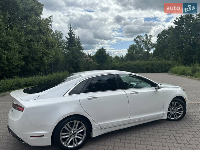 Белый Линкольн МКЗ, объемом двигателя 2 л и пробегом 161 тыс. км за 15000 $, фото 2 на Automoto.ua