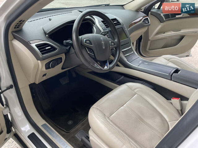 Білий Лінкольн MKZ, об'ємом двигуна 2 л та пробігом 140 тис. км за 12200 $, фото 16 на Automoto.ua