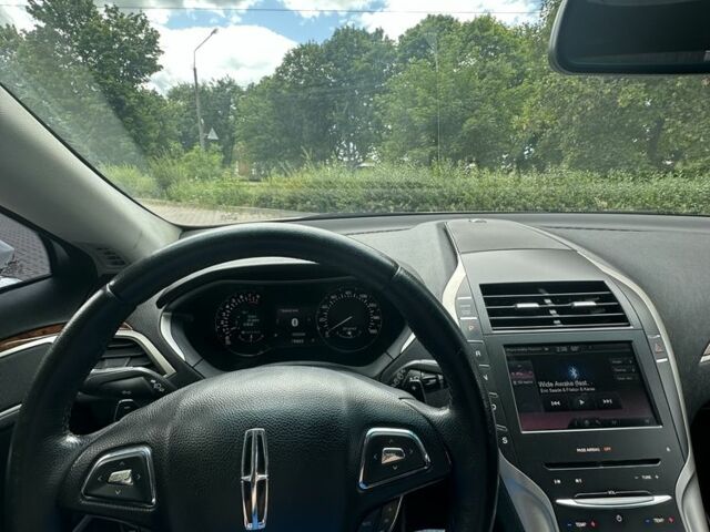 Белый Линкольн МКЗ, объемом двигателя 2 л и пробегом 162 тыс. км за 12500 $, фото 7 на Automoto.ua