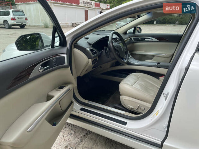 Білий Лінкольн MKZ, об'ємом двигуна 2 л та пробігом 140 тис. км за 12200 $, фото 15 на Automoto.ua