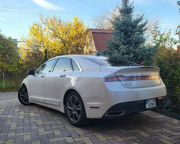 Белый Линкольн МКЗ, объемом двигателя 3.7 л и пробегом 150 тыс. км за 12500 $, фото 1 на Automoto.ua