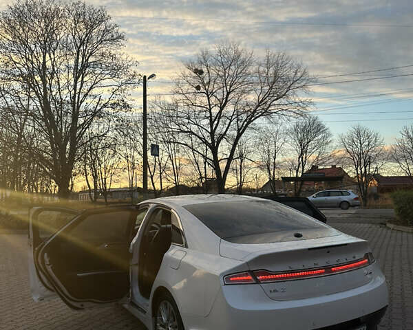 Білий Лінкольн MKZ, об'ємом двигуна 2 л та пробігом 162 тис. км за 12500 $, фото 3 на Automoto.ua