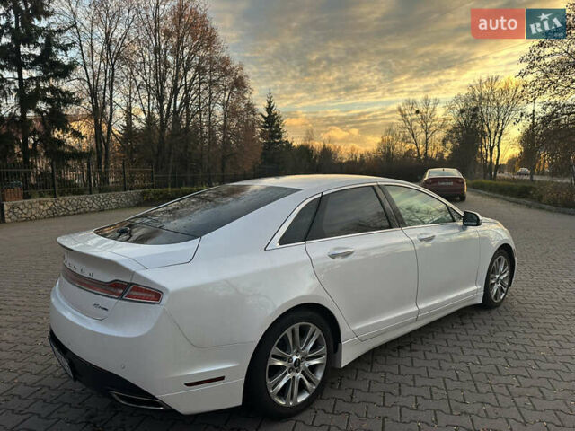 Білий Лінкольн MKZ, об'ємом двигуна 2 л та пробігом 162 тис. км за 12500 $, фото 2 на Automoto.ua