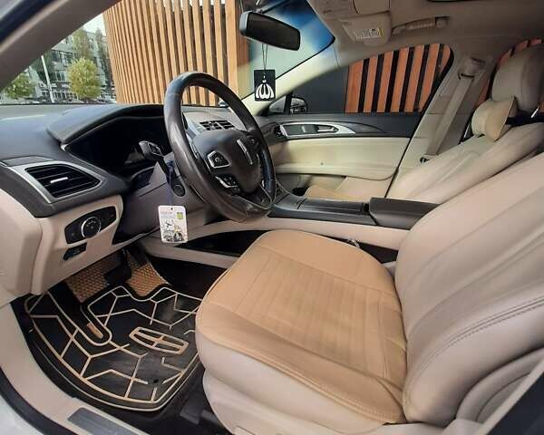 Лінкольн MKZ 2016 у Києві на Automoto.ua Білий Лінкольн MKZ, об'ємом двигуна 2 л та пробігом 112 тис. км за 13500 $, фото 4 на Automoto.ua