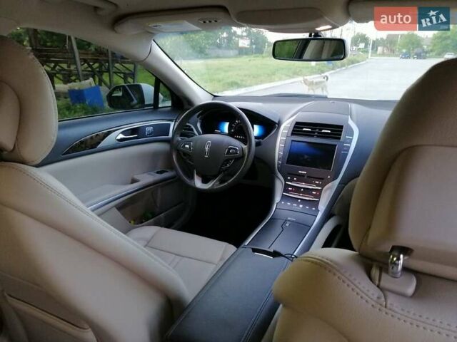 Белый Линкольн МКЗ, объемом двигателя 2 л и пробегом 138 тыс. км за 14000 $, фото 9 на Automoto.ua