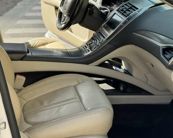 Білий Лінкольн MKZ, об'ємом двигуна 2 л та пробігом 134 тис. км за 18300 $, фото 23 на Automoto.ua