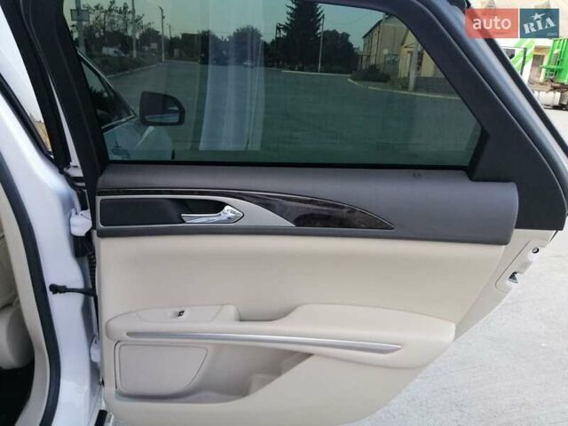 Белый Линкольн МКЗ, объемом двигателя 2 л и пробегом 138 тыс. км за 14000 $, фото 22 на Automoto.ua