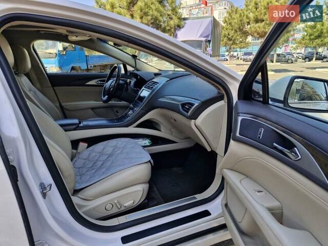 Белый Линкольн МКЗ, объемом двигателя 2 л и пробегом 140 тыс. км за 16400 $, фото 20 на Automoto.ua