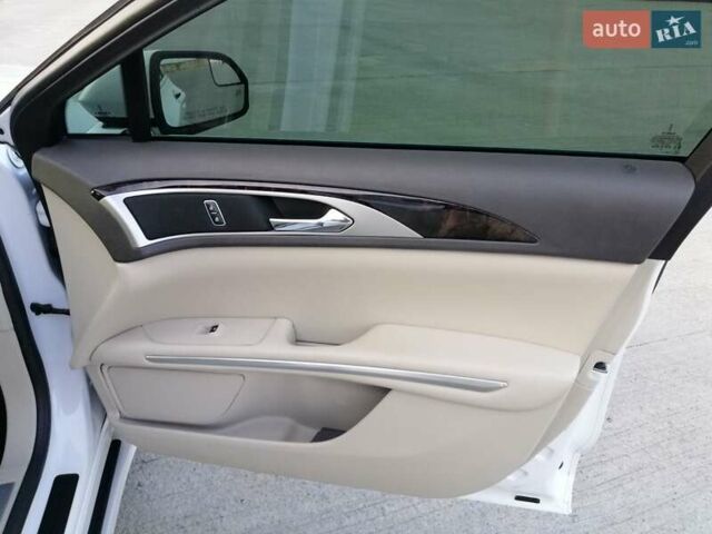 Белый Линкольн МКЗ, объемом двигателя 2 л и пробегом 138 тыс. км за 14000 $, фото 21 на Automoto.ua