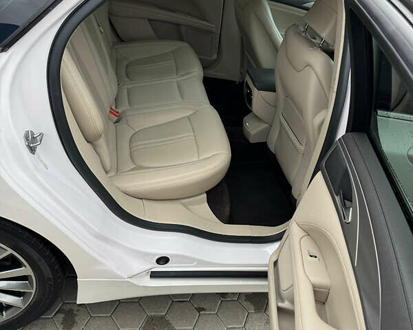 Білий Лінкольн MKZ, об'ємом двигуна 2 л та пробігом 85 тис. км за 18000 $, фото 11 на Automoto.ua