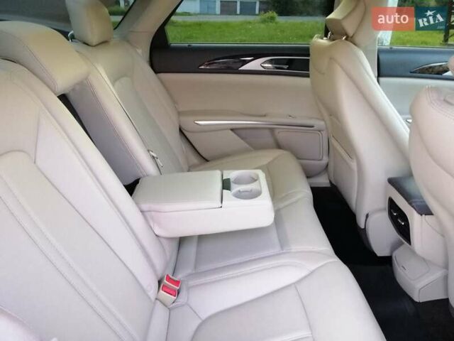 Белый Линкольн МКЗ, объемом двигателя 2 л и пробегом 138 тыс. км за 14000 $, фото 11 на Automoto.ua