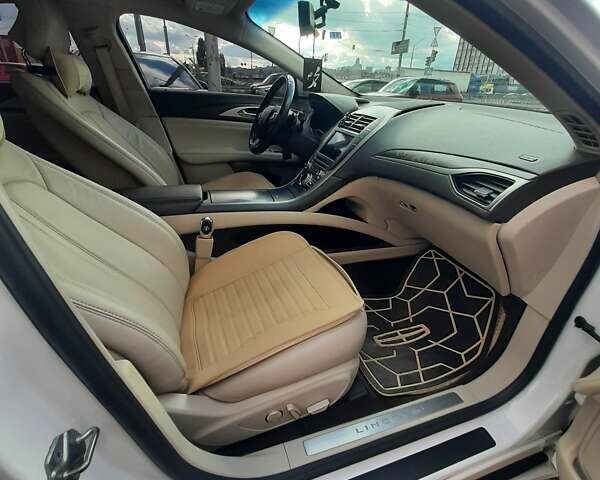 Лінкольн MKZ 2016 у Києві на Automoto.ua Білий Лінкольн MKZ, об'ємом двигуна 2 л та пробігом 112 тис. км за 13500 $, фото 6 на Automoto.ua