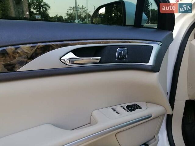 Белый Линкольн МКЗ, объемом двигателя 2 л и пробегом 138 тыс. км за 14000 $, фото 18 на Automoto.ua
