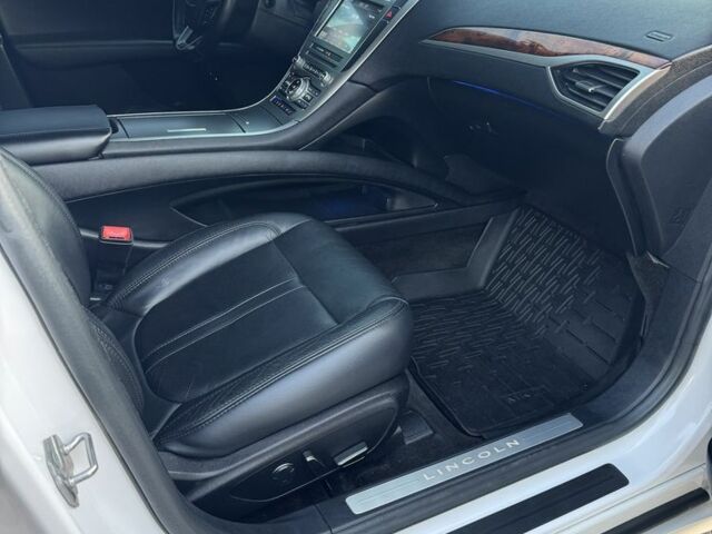 Білий Лінкольн MKZ, об'ємом двигуна 0 л та пробігом 152 тис. км за 16399 $, фото 7 на Automoto.ua