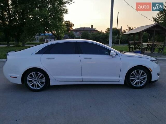 Белый Линкольн МКЗ, объемом двигателя 2 л и пробегом 138 тыс. км за 14000 $, фото 1 на Automoto.ua