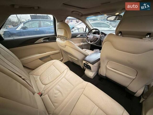 Білий Лінкольн MKZ, об'ємом двигуна 2 л та пробігом 209 тис. км за 9400 $, фото 16 на Automoto.ua
